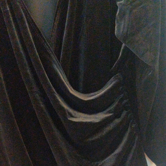 Susan Graver Black Top - Picture 2 of 6